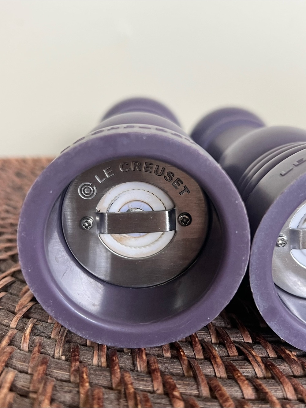 Le Creuset Deep Purple Eggplant Salt and Pepper Mill Set 8” - Picture 4 of 7